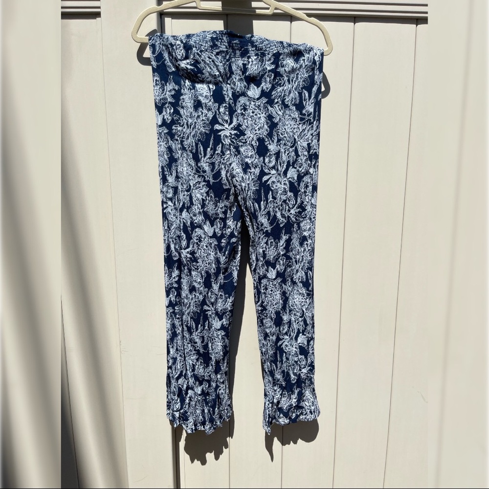 Aeropostale Blue & White Flower Flowy Pants ✨